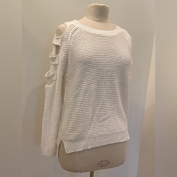 RD Style Womens Long Sleeve White Sweater with Shoulder Arm Cutouts/ Size M - Picture 3 of 16